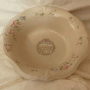 Pfaltzgraff Tea Rose Scalloped Edge Holiday Serving Bowl Plate